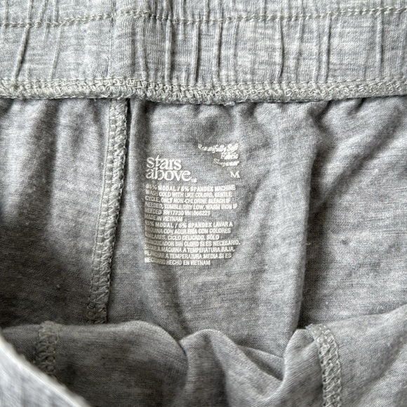 Stars Above Light Gray Lounge Short Bundle (M) - Picture 2 of 3